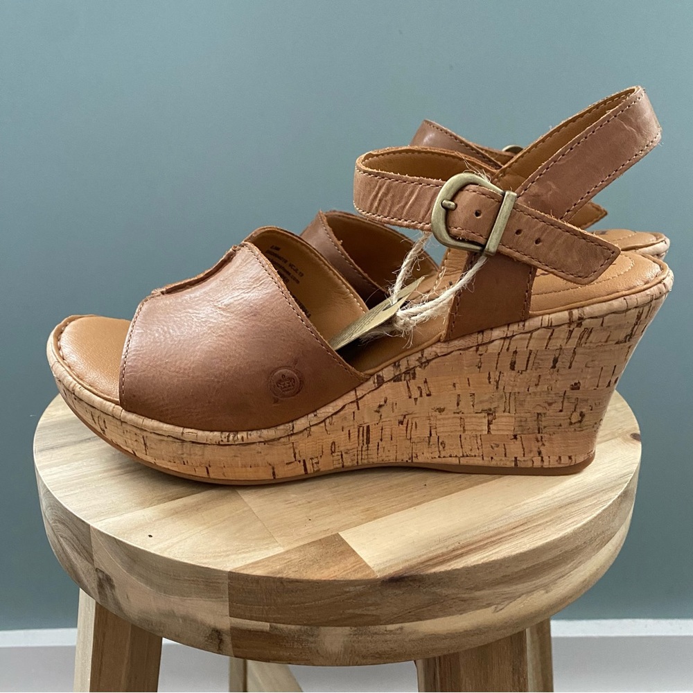 BORN 8.5 wedge sandals NWT brown leather cork